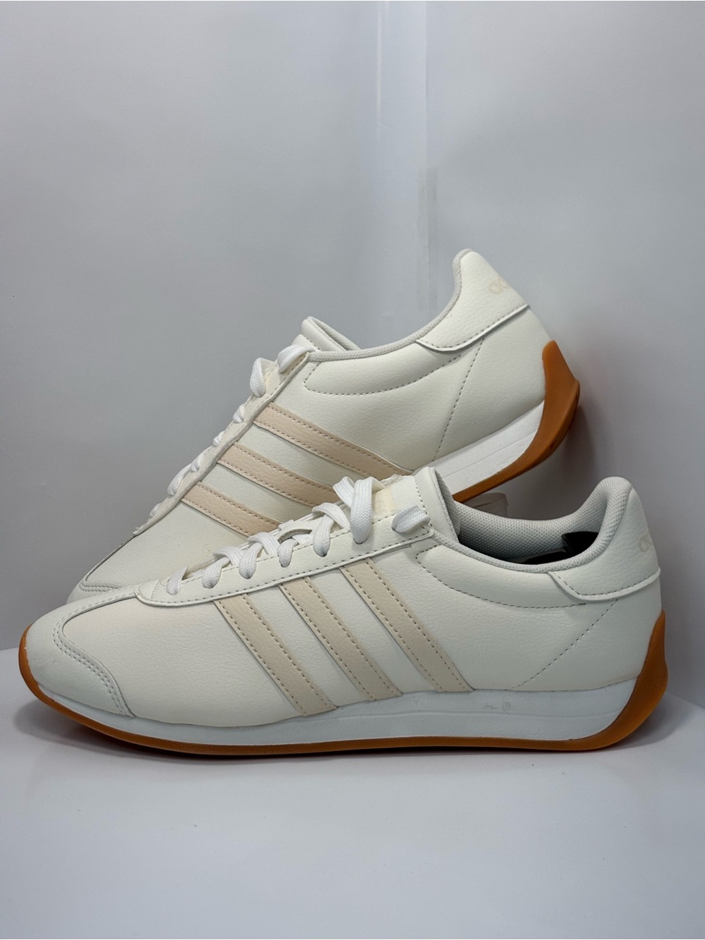 adidas Women's Size 7.5 RunVista Running Sneakers Cream/Tan Gum Bottom JR4626